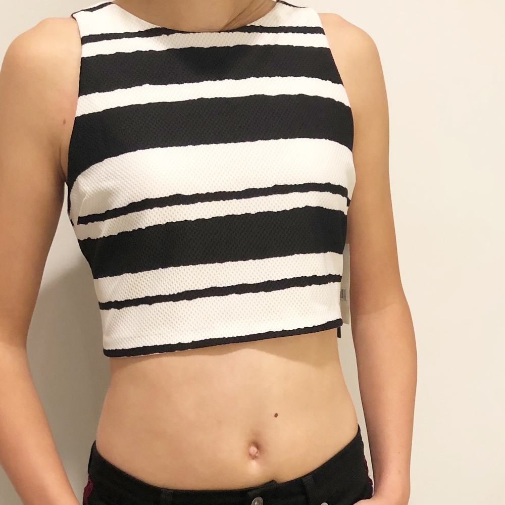 NWT Design Lab crop halter top size M